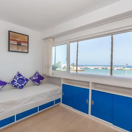 Apartament En 1ª Linea De Playa Marbella